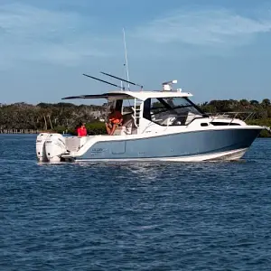  Boston Whaler 325 Conquest