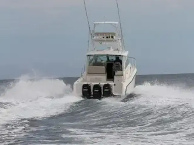 Boston Whaler 345 Conquest