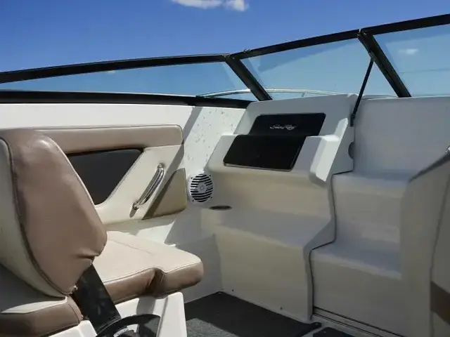 Sea Ray Sun Sport 230