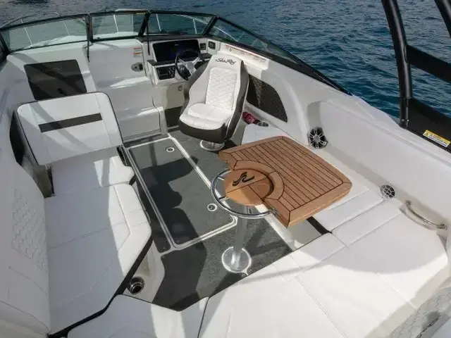 Sea Ray Sun Sport 230