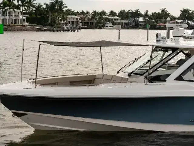 Boston Whaler 380 Realm