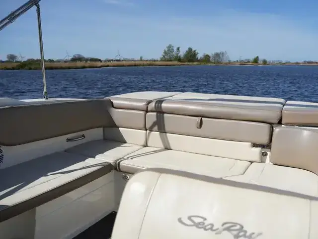 Sea Ray Sun Sport 230