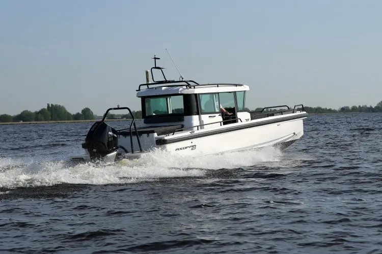 2019 Axopar 28 cabin