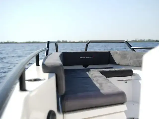 Axopar 28 CABIN