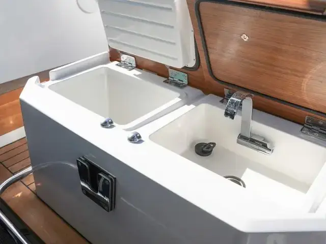 Axopar 28 CABIN