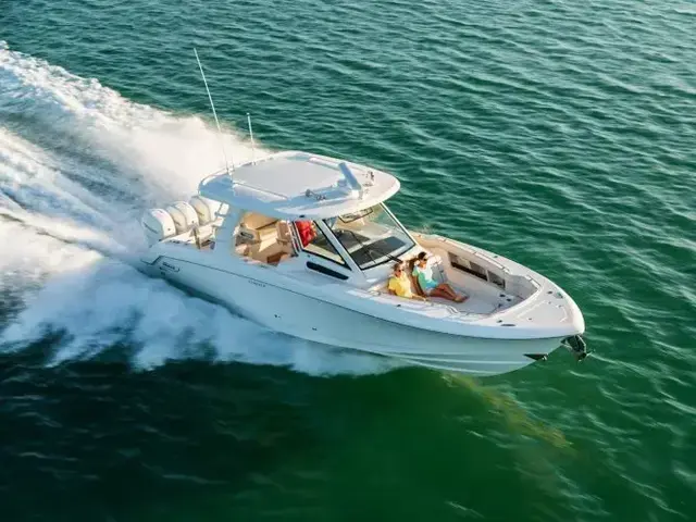 Boston Whaler 350 Realm