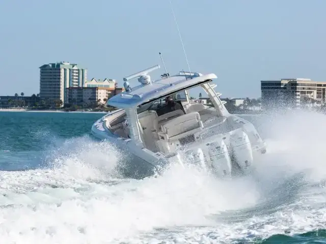 Boston Whaler 350 Realm