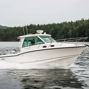  Boston Whaler 325 Conquest Pilothouse