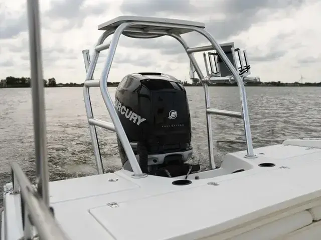 Boston Whaler 230 Dauntless