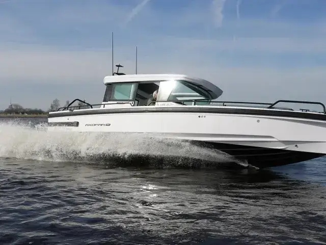 Axopar 28 Cabin