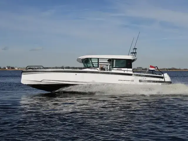 Axopar 28 Cabin