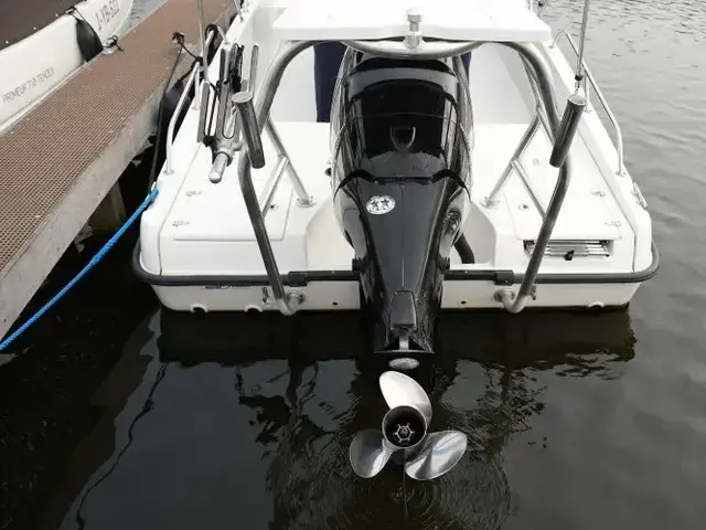 Boston Whaler 230 Dauntless