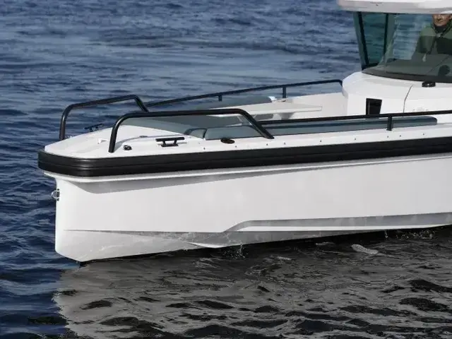 Axopar 28 Cabin