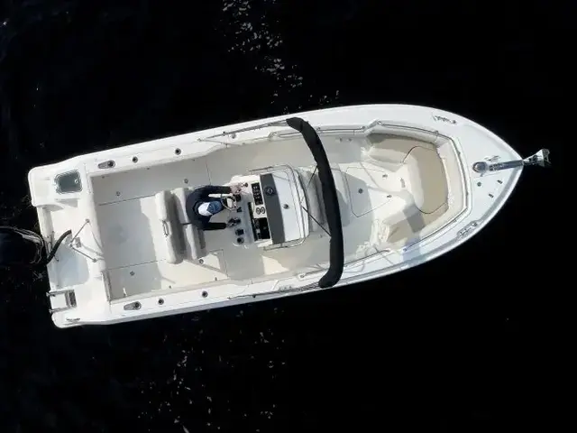 Boston Whaler 230 Outrage