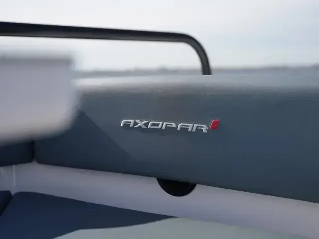 Axopar 28 Cabin