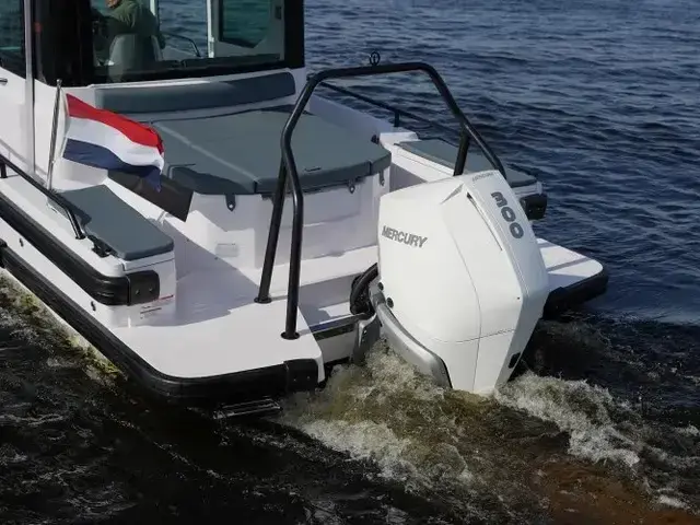 Axopar 28 Cabin