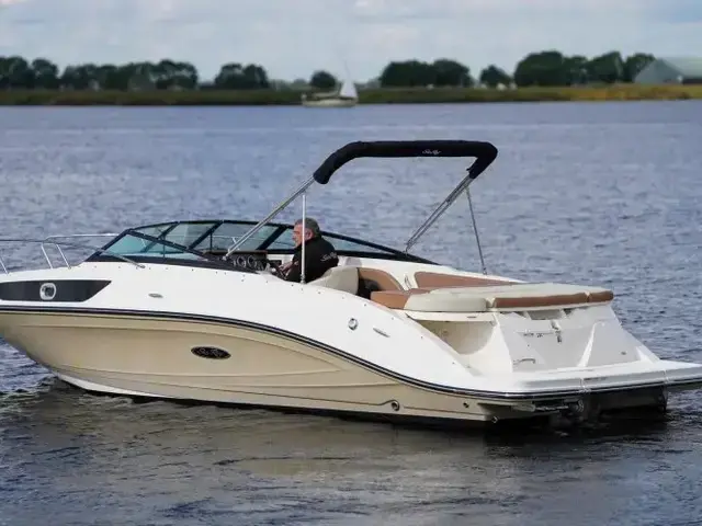 Sea Ray Sun Sport 230