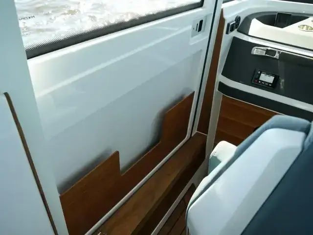 Axopar 28 Cabin