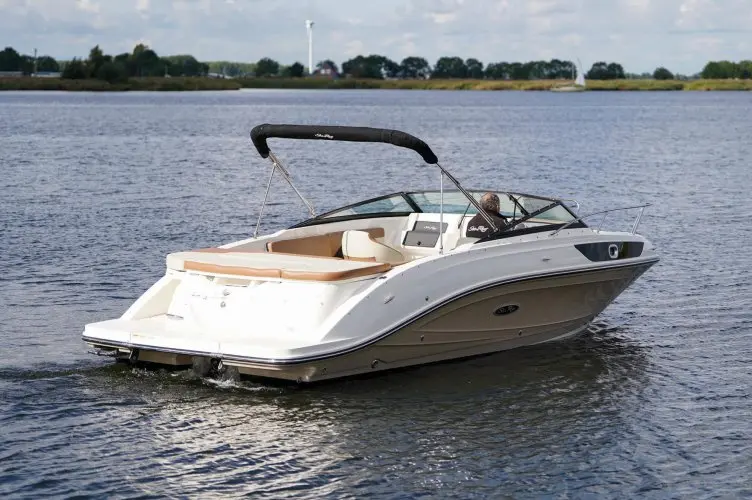 2017 Sea Ray sun sport 230