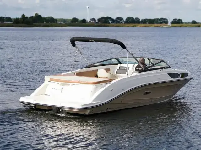 Sea Ray Sun Sport 230