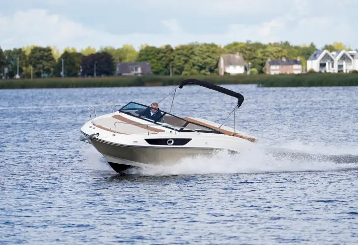 2017 Sea Ray sun sport 230