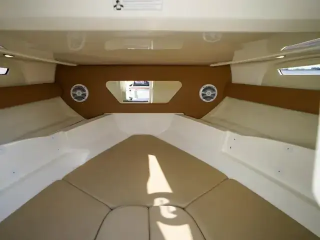 Sea Ray Sun Sport 230