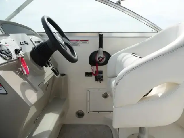 Sea Ray 255 Sundancer