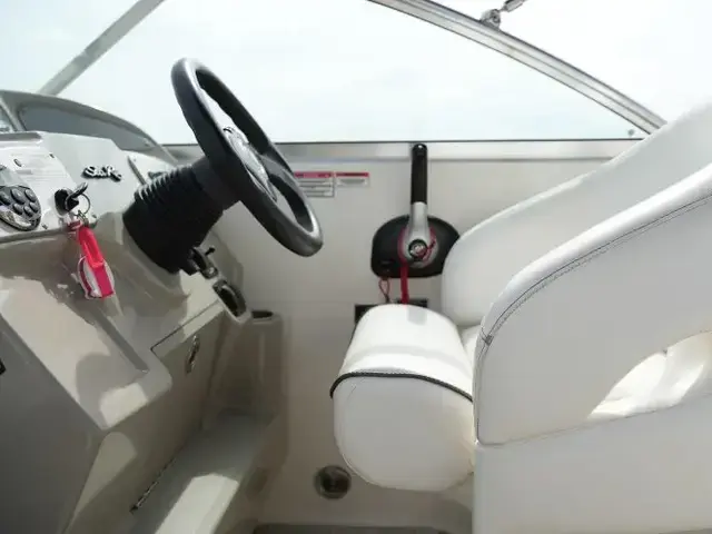 Sea Ray 255 Sundancer