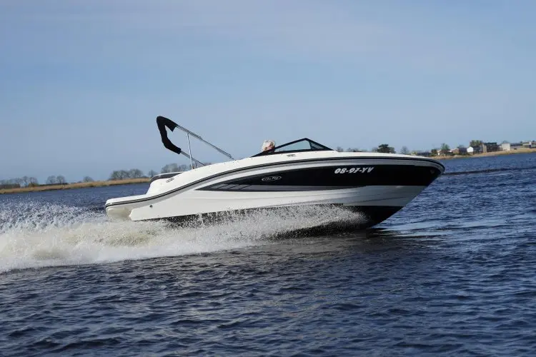 2016 Sea Ray 19 spx