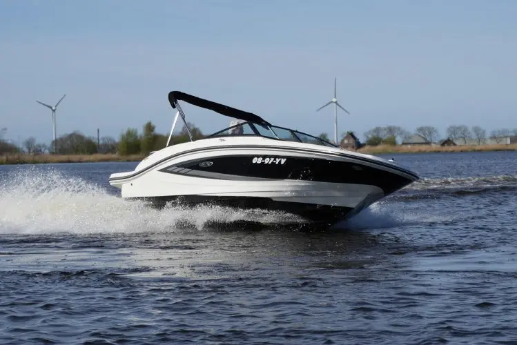 2016 Sea Ray 19 spx