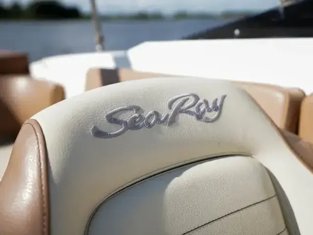 Sea Ray Sun Sport 230