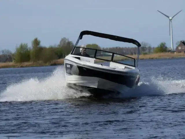 Sea Ray 19 SPX