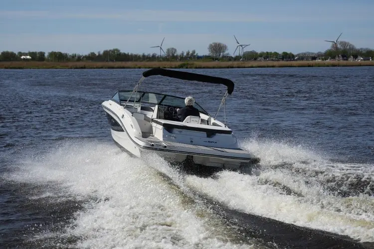 2016 Sea Ray 19 spx