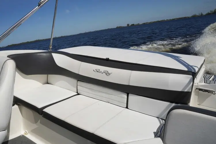 2016 Sea Ray 19 spx