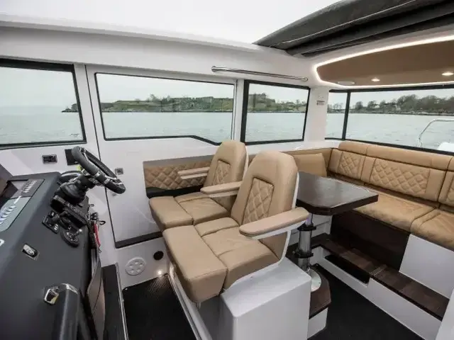 Axopar 37 Xc Cross Cabin