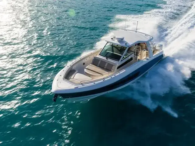 Boston Whaler 420 Outrage