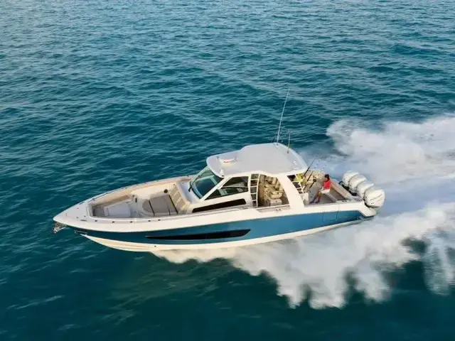 Boston Whaler 420 Outrage