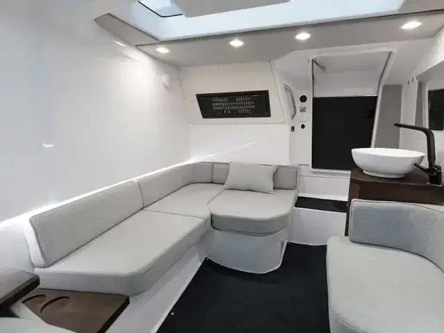 Axopar 37 Xc Cross Cabin