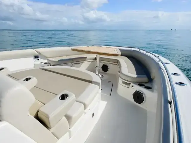 Boston Whaler 420 Outrage