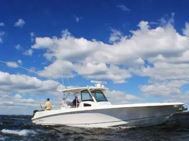 Boston Whaler 380 Outrage