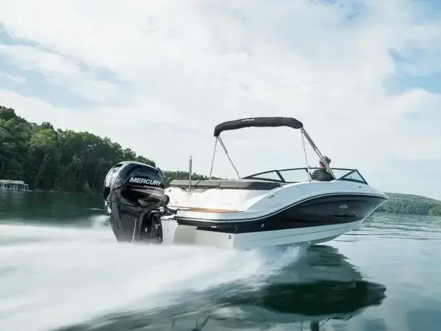 Sea Ray SPX 230 Outboard