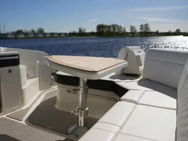 Sea Ray Sundancer 320