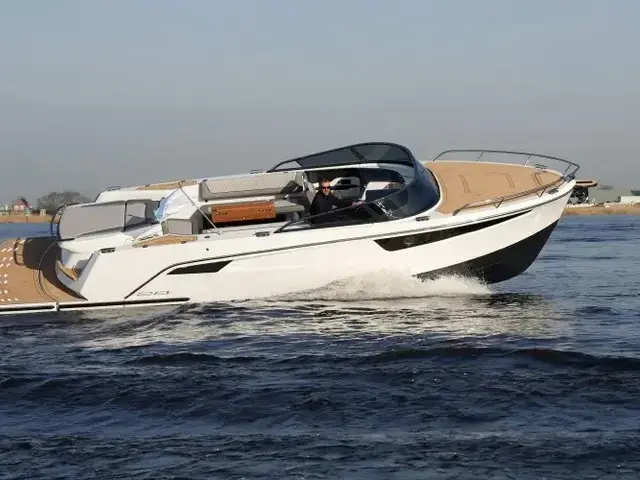 Alfastreet Marine 28 Cabin Motor