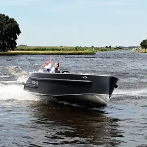  Van Vossen 650 Tender