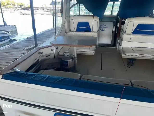 Sea Ray 390 Express Cruiser