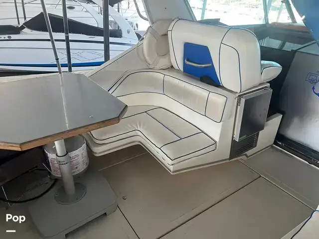 Sea Ray 390 Express Cruiser