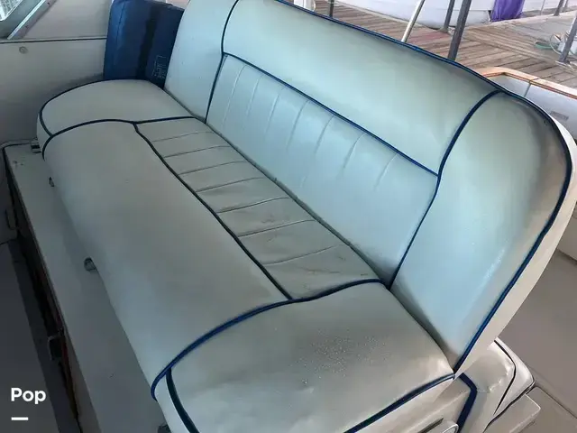 Sea Ray 390 Express Cruiser