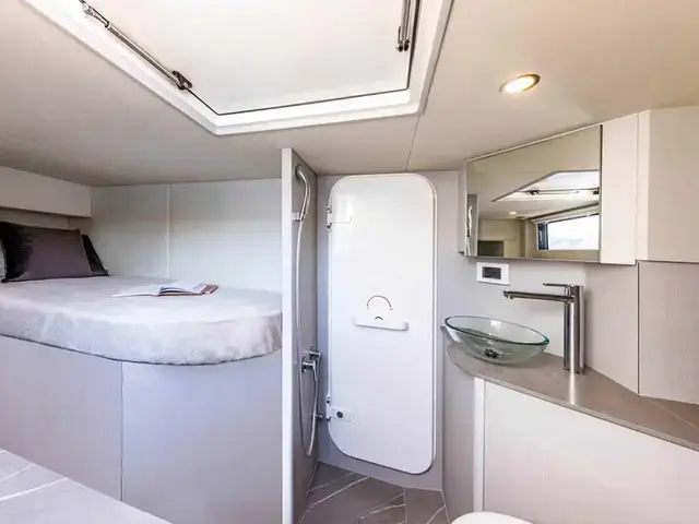 Absolute Navetta 53