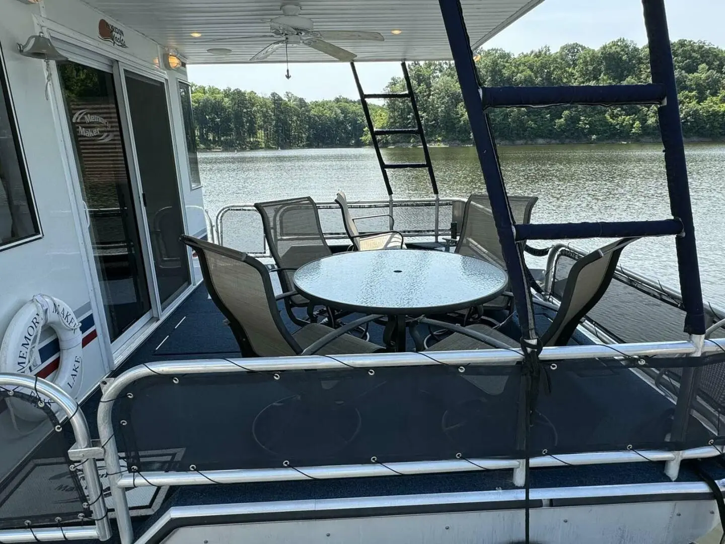 2008 Horizon house boat