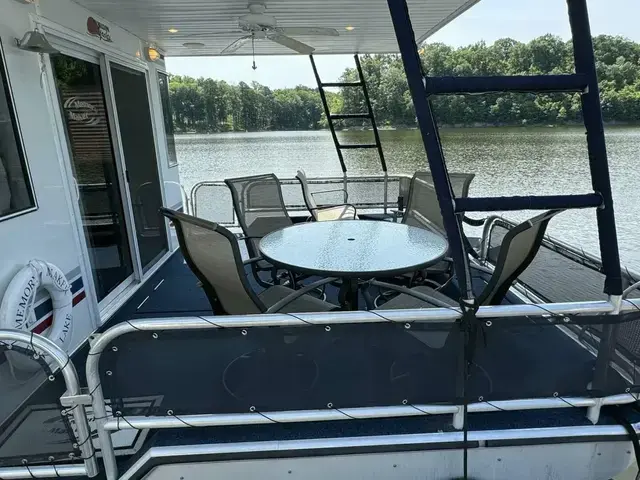 Horizon House Boat